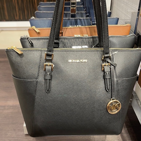 MICHAEL KORS CHARLOTTE LARGE TOP ZIP - Picture 2 of 16